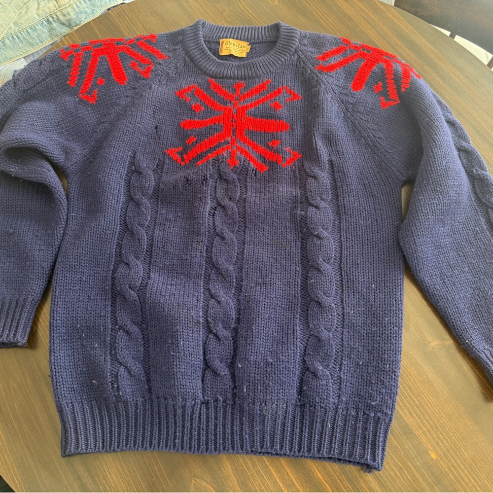 Vintage GLENCLAIR 1950s Christmas Sweater with Red Snowflake Design
